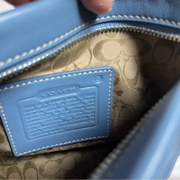 Coach vintage Leather Shoulder Bag - Picture 4 of 11